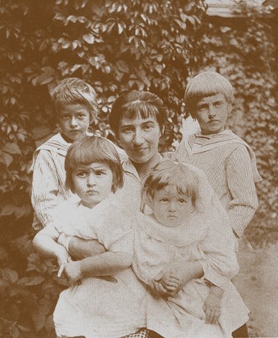 Zinaida Serebriakova和她的孩子们，1920年代 作者 不明