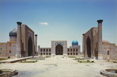 Registan，与三所伊斯兰教的宗教学院（伊斯兰学校） 作者 未知未知