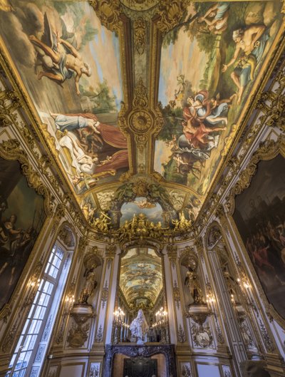 金库上的火与土的寓言。 Galerie doree 拱顶的绘画，由 Francois Perrier (1594-1649) 作者 不明