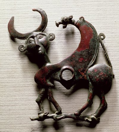 人头野兽形式的马牙颊片，产自伊朗西部卢里斯坦，公元前 800-700 年（青铜） 作者 不明