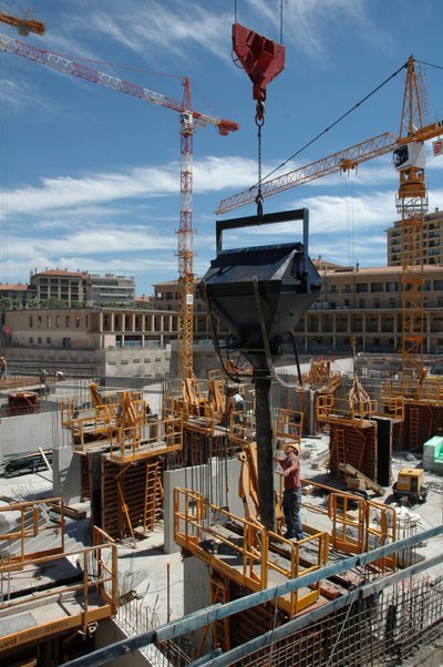 普罗旺斯地区艾克斯新社区建设工地（普罗旺斯地区艾克斯） 作者 未知艺术家