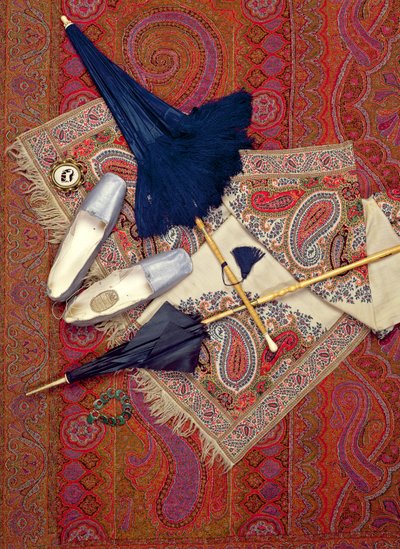 Costume accessories 1845-70, including shoes by Slade of Cheltenham and jewellery 作者 不明