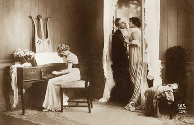Courting Couple and Young Girl playing the Pianoforte, Paris, c.1920 (postcard)   1455346   zh       chinese Successfully Translated  Original: The rape of Europe Translat: The rape of Europe 1461406 zh chinese Successfully Translated Original: Zandafgravi 作者 未知艺术家