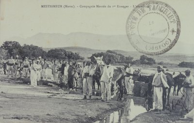 在摩洛哥阿特拉斯山脉附近巡逻的法国殖民军团士兵。明信片，1909 年 作者 未知艺术家
