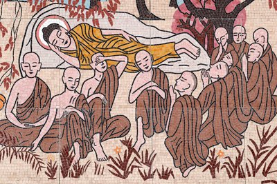 王女佛塔，壁画，佛陀的一生，在传授佛法45年后，佛陀进入了大般涅槃，越南归仁，2019年(照片) 作者 不明