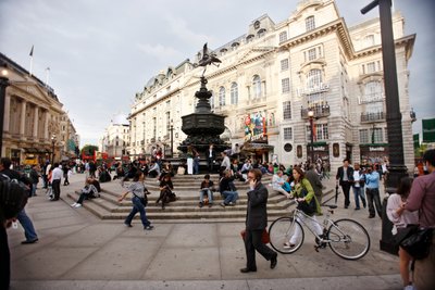 伦敦皮卡迪利广场（Piccadilly Circus）（照片）。 作者 不明