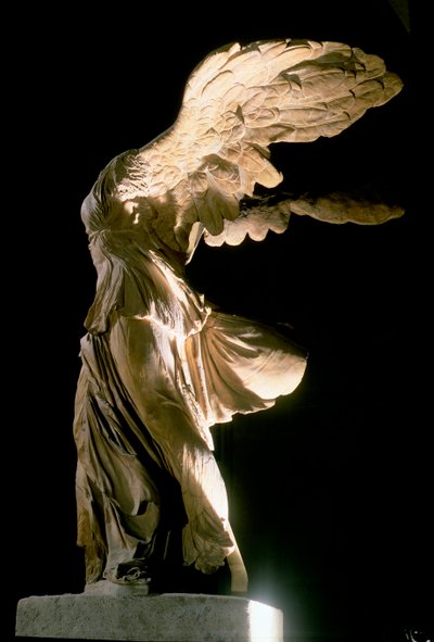 Side view of the Victory of Samothrace (Parian marble) (see also 94601-03 and 154093) 作者 不明