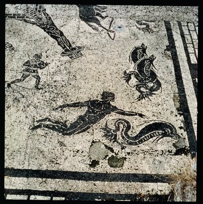 与海豚一起游泳，来自奥斯提亚浴场的Frigidarium，公元2世纪（马赛克）。 作者 不明
