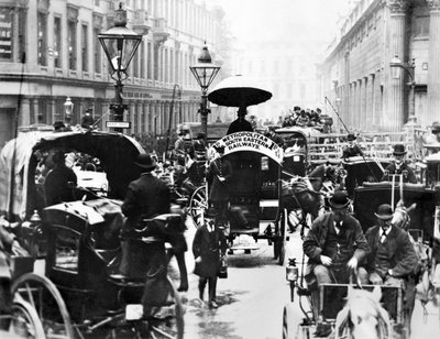 英国： 银行显示大都会和东南铁路巴士的繁忙场景。 伦敦，c1878 作者 不明