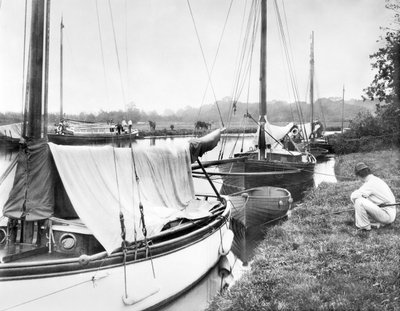 英国：Wroxham Broad 的游艇和河流工艺。 诺福克湖区， 作者 不明