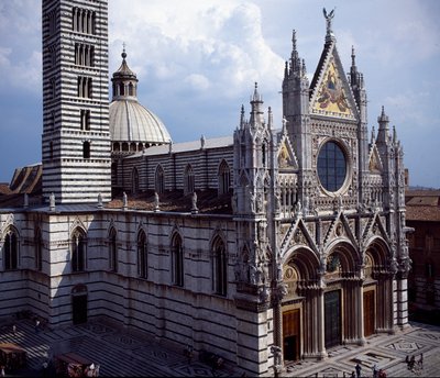 外观，由 Giovanni Pisano（下部）和 Giovanni di Cecco（上部）设计的立面 作者 不明