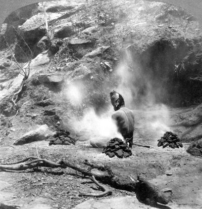 1903年，印度阿布山的宝石湖隐士在做pen悔。 作者 安德伍德和安德伍德