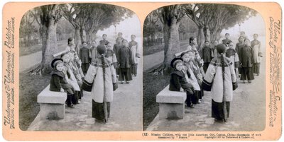 宣教子女和一个小美国女孩，中国广州，1900年 作者 安德伍德和安德伍德