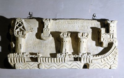 Bas-relief that represents the old port of Pisa. We notice the chains blocking access to the port, taken by the Genoa as a trophy after the Battle of Meloria against Corsica. Genoa, Naval Museum of Pegli. 1290. 作者 未知艺术家
