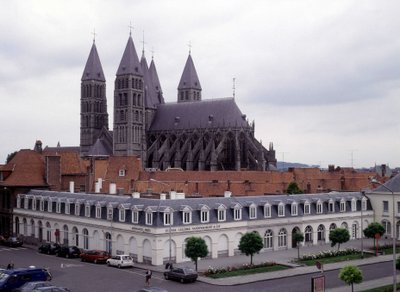 Cathedrale de Tournai（比利时），从外面看。 作者 未知艺术家