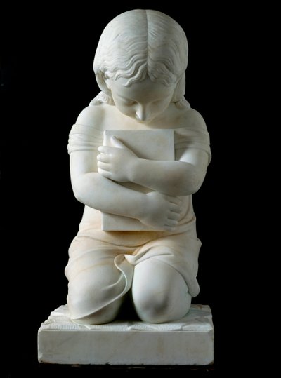 孩子跪在他的怀里抱着一本书 来自 Odon di Savoia 王子收藏的 19 世纪匿名大理石雕塑。 暗淡。 63x30x30 厘米基因，现代艺术画廊，自售。 1274 作者 未知艺术家