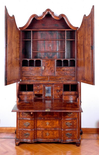 家具：紫檀木。 约 1735 暗淡。 257x130x61 厘米私人收藏 作者 未知艺术家
