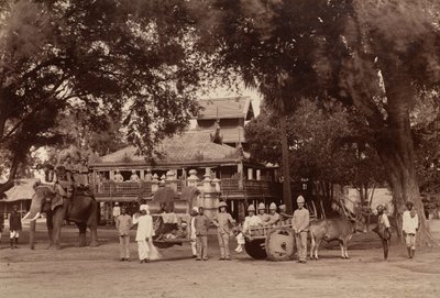 无题（英国士兵、苍白皮肤上的男子和室内工人，右图） 作者 未知艺术家
