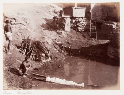 Benares Burning Ghât, c.1885 (sepia photo) 作者 未知的摄影师