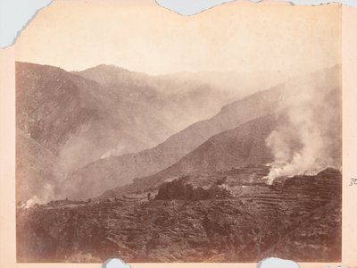 燃烧的村庄，黑山探险队 作者 未知的摄影师