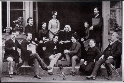 Franz Liszt (1811-1886)，在魏玛，在他最喜欢的学生圈子里。 作者 未知的摄影师