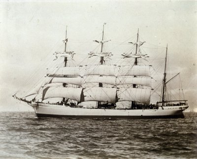 法国帆船Emile Renouf在勒阿弗尔附近，1897年7月2日 摄影 作者 未知的摄影师