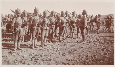 印度陆军士兵在瓦济里斯坦的行动中游行 作者 未知的摄影师