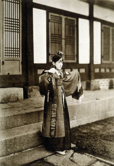Kusang Coreenne 舞者（19 世纪后期）。 作者 未知的摄影师