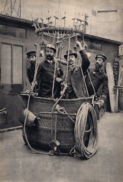 Photographic staging with a hot air balloon. Photography, late 19th century, Paris. Coll. Selva. 作者 未知的摄影师
