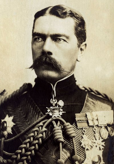 喀土穆的基奇纳勋爵 (1850-1916) 的肖像，英国军队。 作者 未知的摄影师