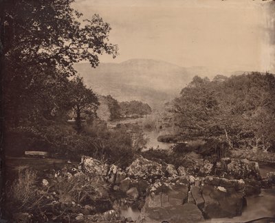 1870年代，Dennicanniby，草坪上的景色。 作者 弗农·希思