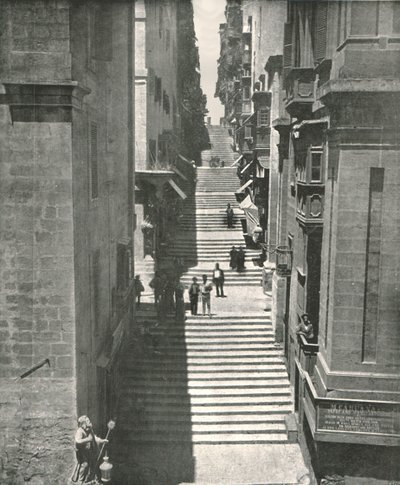 1895年，马耳他瓦莱塔一条陡峭的街道。 作者 W和S有限公司