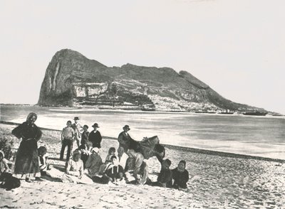 岩石的看法从海的，直布罗陀，1895年。 作者 W和S有限公司