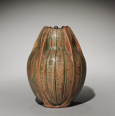 花瓶，由埃德温·马丁（Edwin Martin）设计 作者 沃尔特·马丁