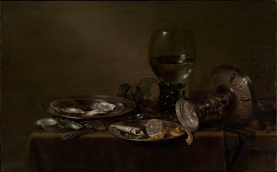 牡蛎、银茶盏和玻璃器皿静物画 作者 威廉·克拉斯（Willem Claesz）。赫达