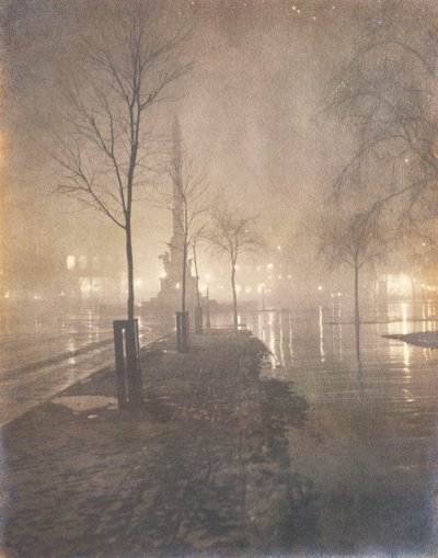 潮湿的夜晚，哥伦布圆环，纽约，1897-98年 作者 威廉·弗雷泽