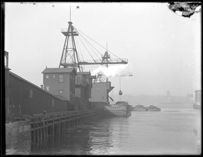 直接装载煤电梯，Interboro Rapid Transit Company，W. 58th Street，New York，c.1911。 作者 威廉·戴维斯·哈斯勒