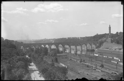 哈莱姆河，高桥和Highbridge塔的看法，c.1912 作者 威廉·戴维斯·哈斯勒