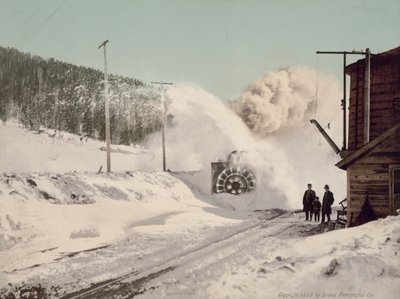 科罗拉多州的雪犁在科罗拉多州米德兰铁路的哈格曼山口。 作者 威廉·亨利·杰克逊