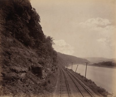 大教堂岩石，Meshoppen 附近的 Susquehanna，c.1895 年（照片） 作者 威廉·赫尔曼·劳