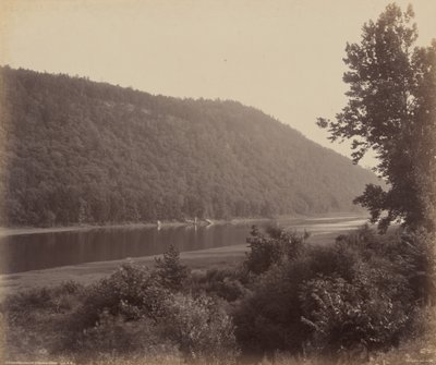站立石的苏斯奎汉娜，约 1895 年（照片1895 年（照片） 作者 威廉·赫尔曼·劳