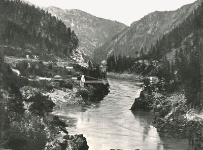 洛矶山脉：弗雷泽峡谷和Cariboo路桥，加拿大Spuzzum附近，1895年。 作者 威廉·诺特曼和儿子