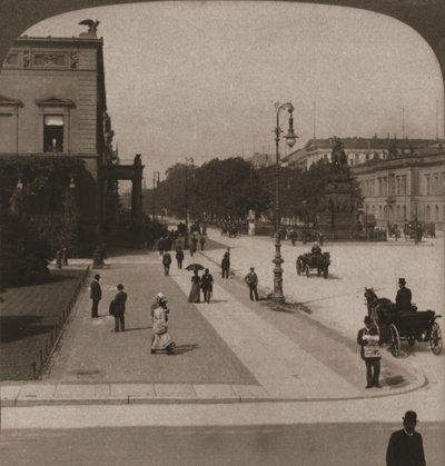林登大街（Unter den Linden），柏林，1903年。 作者 作品和太阳雕塑工作室
