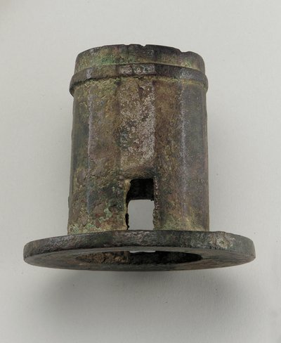战车配件：轴帽 作者 Zhou Dynasty Chinese School