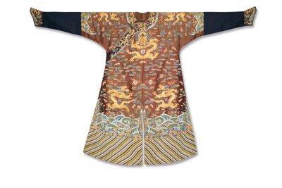乾隆帝王Man板栗绣纱龙袍 作者 宗凤英