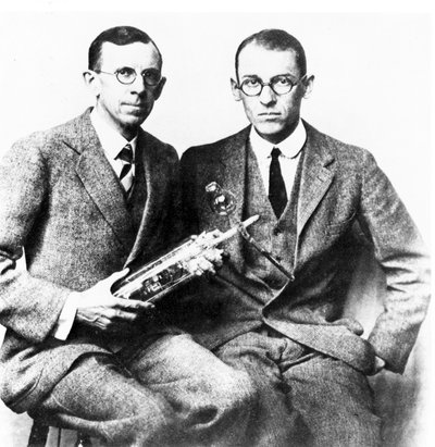 克林顿-J-戴维森和莱斯特-H-格尔默，美国物理学家，约1927年 作者 弗雷德里克（致）巴纳德