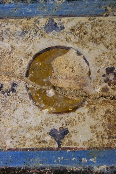 壁画碎片，Salus Augusta Temple-Cryptoporticus，古罗马城市Urbs Salvia，Urbisaglia，Marche，意大利（照片）。 作者 塞维里尼