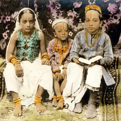 印度孟买一个高种姓的儿童，1922年（照片 作者 弗雷德里克（致）巴纳德