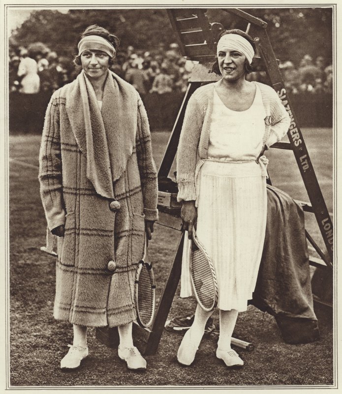 Kitty Godfree 和 Suzanne Lenglen（黑白照片） 作者 （之后）英国摄影师