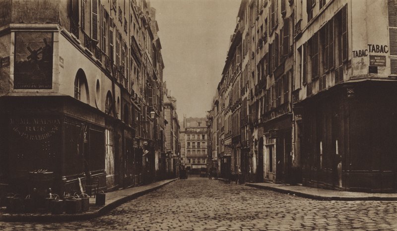 穆兰街（Rue des Moulins），约1866年，因修建歌剧院大道而被拆除（黑白照片）。 作者 （之后）法国摄影师